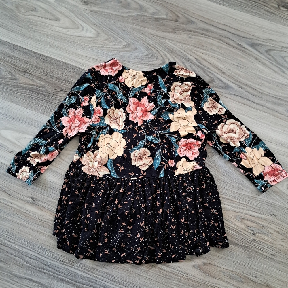 Torrid open front cardigan. Size 00. Floral print. 3/4 length sleeves. Like new. - Picture 3 of 6